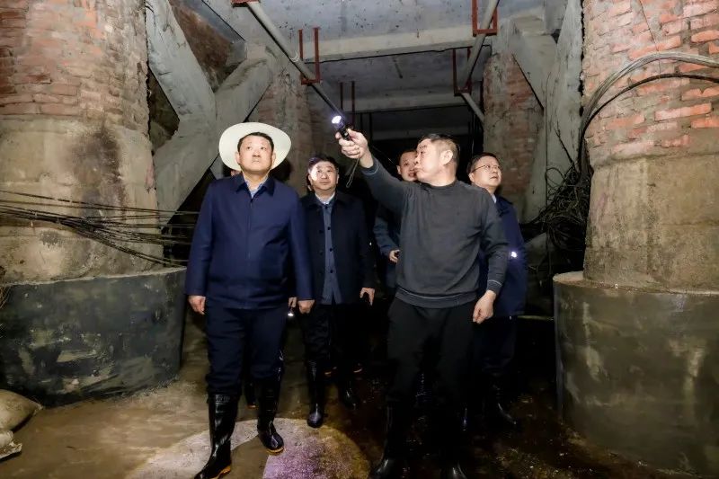 省生态环境厅监察专员冯安龙调研十堰市生态环境保护督察问题整改工作